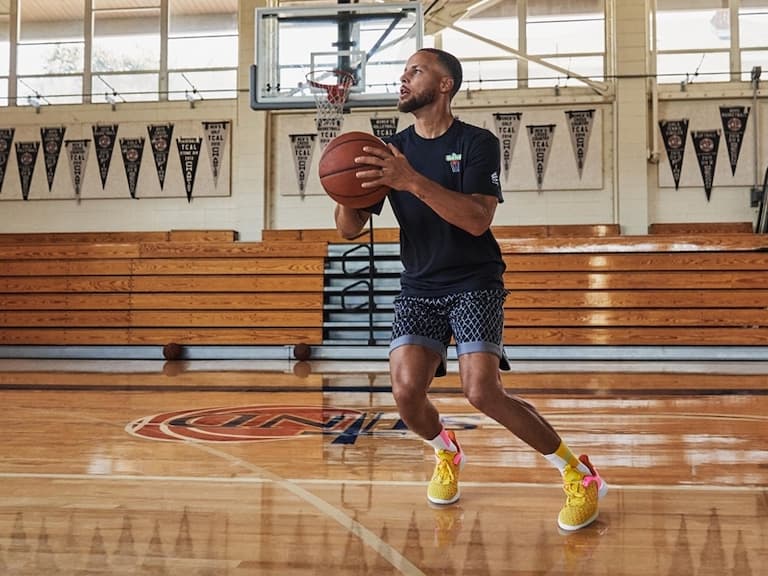 Stephen Curry 重返榮耀 5 大觀戰重點!全新戰靴 Curry Flow 9 創下輝煌戰績!