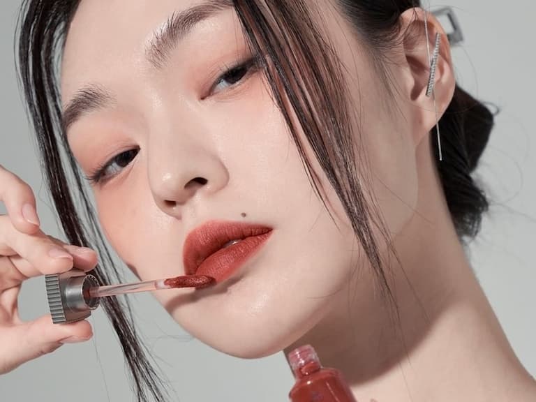 【美妝小燒貨】2022 夏季彩妝新品大集合：MAC 聯名《怪奇物語》、正妹化妝包都藏 Muzigae Mansion 唇釉！