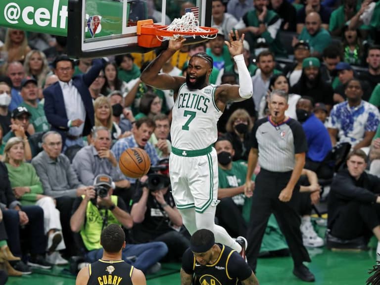 NBA/塞爾提克三球星打出 20+5+5 贏總冠軍戰 G3,勇士 Curry 砍 31 分也無力挽救!