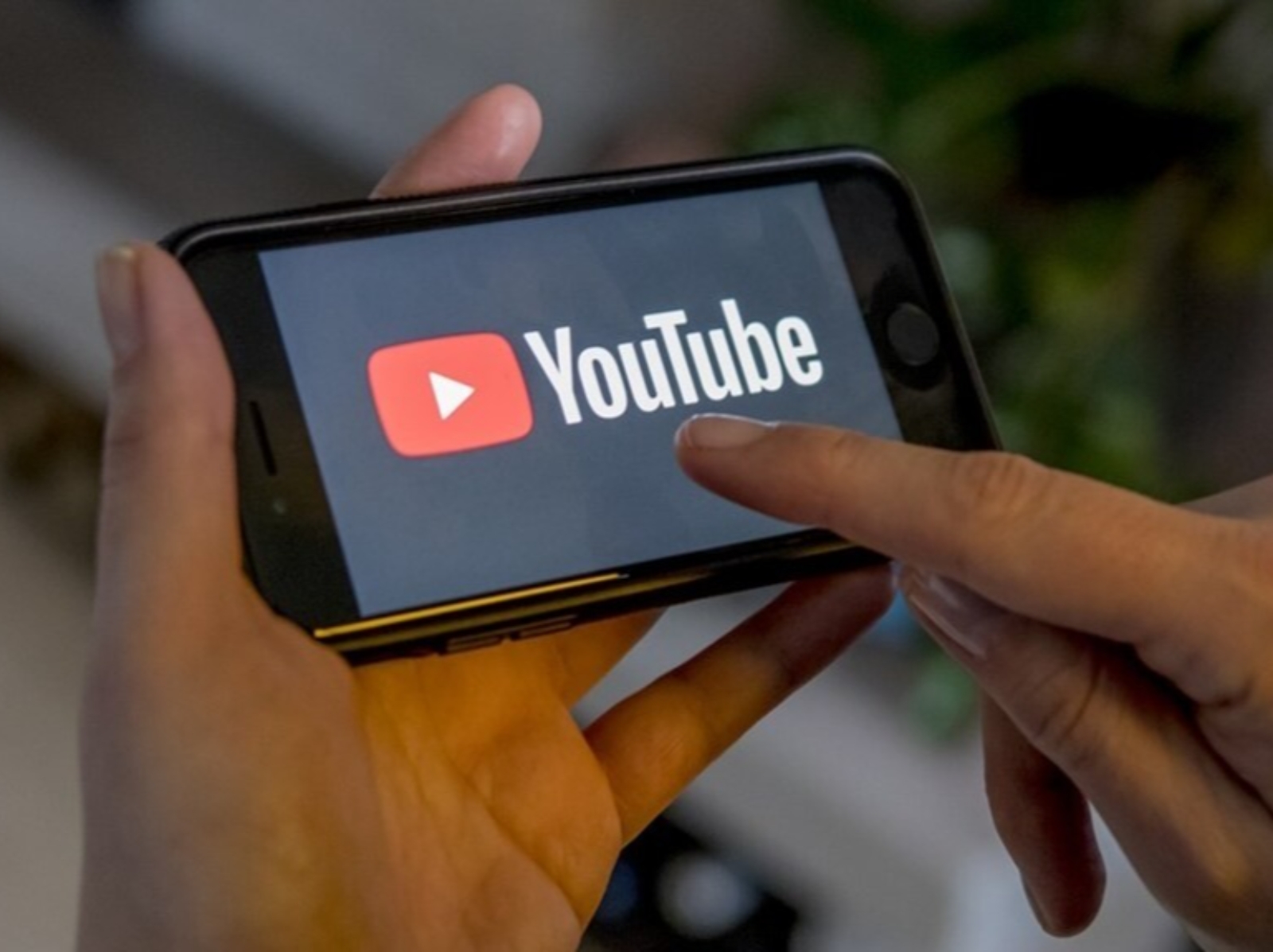 全球首富馬斯克怒批 Youtube「詐騙廣告太多」，網友們紛紛鼓吹買下它！