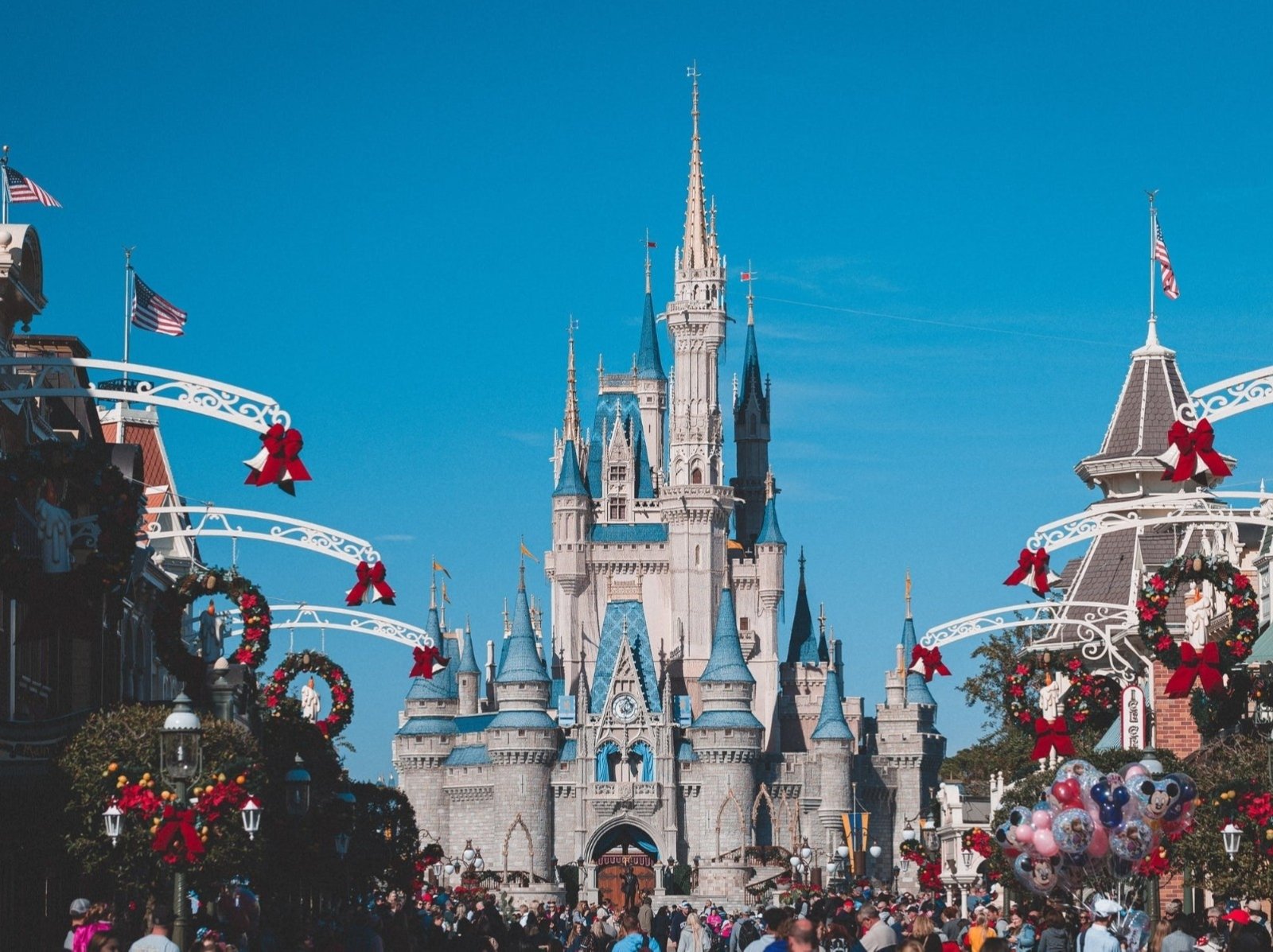 迪士尼推出要價 327 萬元的「超奢華旅行團」，帶你暢玩全球 12 座 Disney 遊樂園！