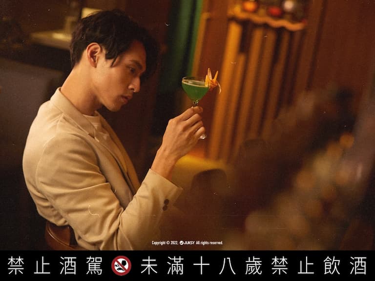 《街星跑bar》：跟 Morris 一起參加「經典調酒之夜」！ 偽出國風格酒吧推薦：快揪朋友一起跑 Bar 集點！