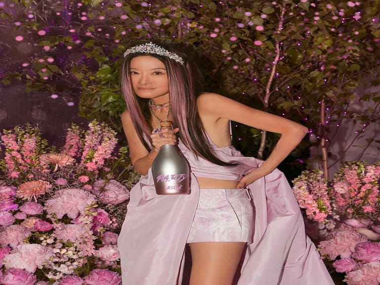 「婚紗女王」王薇薇 Vera Wang 慶祝 73 歲生日，爆辣纖腿再次燃炸全網！