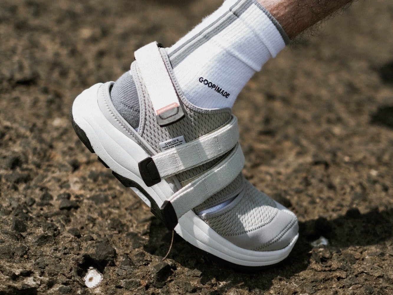 adidas、Nike 等 6 雙 2022「高顏值涼拖鞋」推薦，這個夏天一起來解放雙腳！