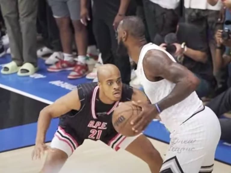 NBA／「詹皇」LeBron James 業餘比賽大砍 42＋16，面目猙獰防守他的球員喊話：「我得 20 分」