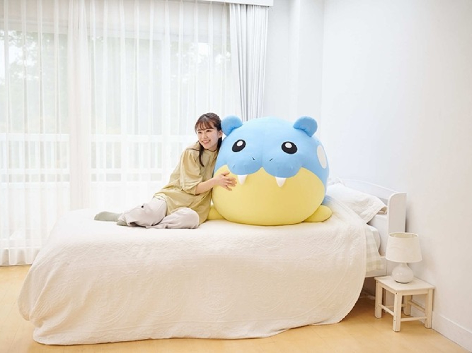 日本寶可夢中心推出「等身大海豹球抱枕」，整隻圓滾滾太療癒！