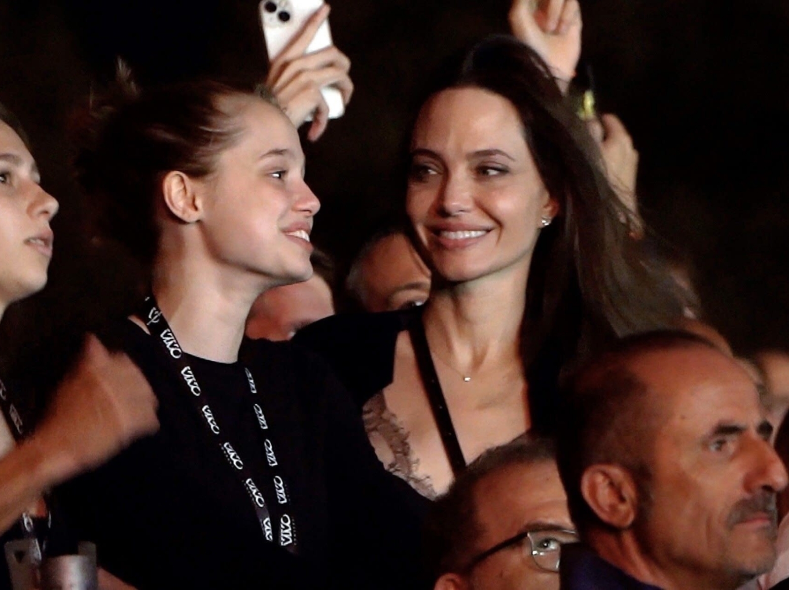 安潔莉娜裘莉 Angelina Jolie 帶女兒遊羅馬，一舉一動都仙氣爆棚！