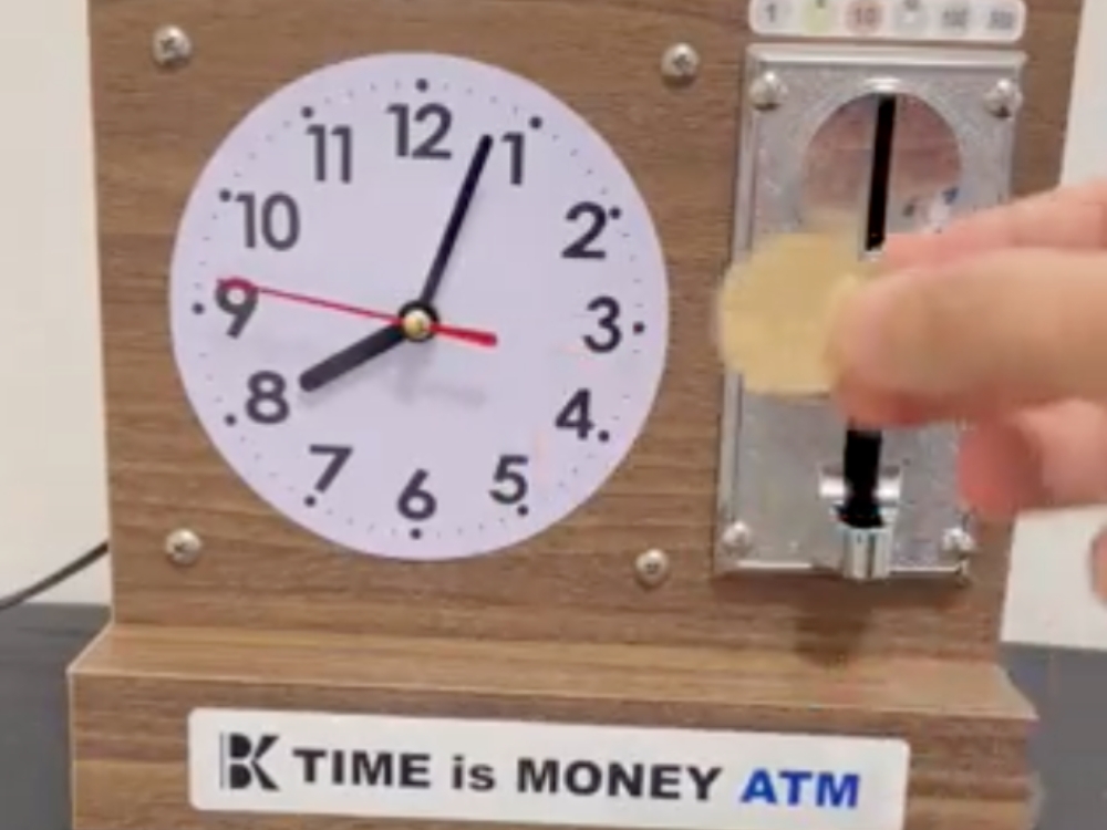 日本網友發明超獵奇「時間 ATM」大爆紅，花 1 日圓就可以倒轉 1 分鐘回到過去？！