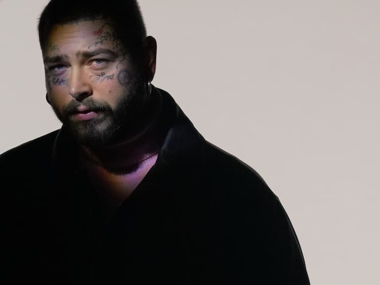 巨星馬龍 Post Malone 自曝曾酗酒「躺地不起數周」, 感謝小賈斯汀的救命之恩!