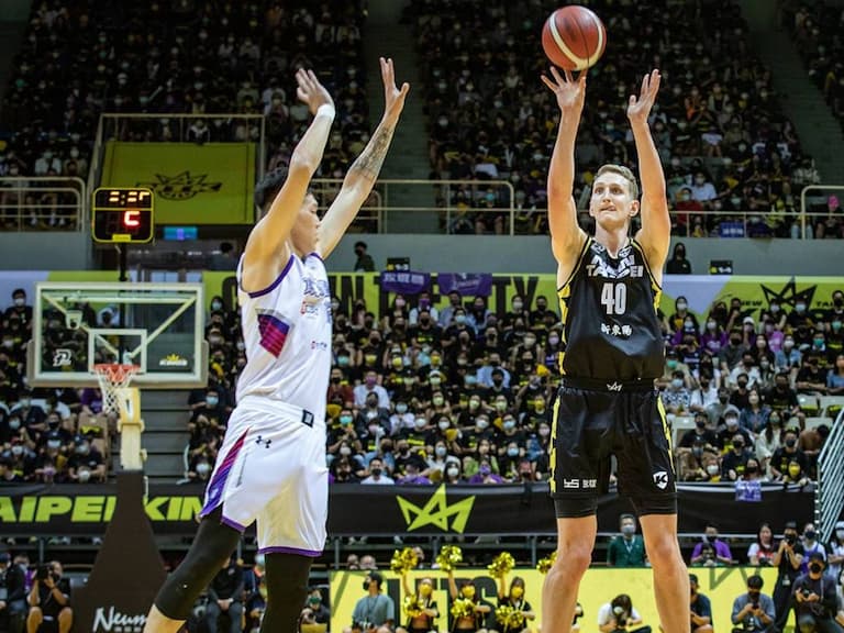 PLG／P.League+ 新北國王洋將 Thomas Welsh 將加入「日本B 聯賽 2 級球隊」引球迷不捨！