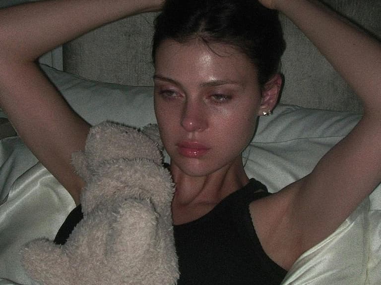 布魯克林貝克漢嬌妻 Nicola Peltz 遭爆與婆婆不合!一臉憔悴發文:「沒那麼容易被擊垮!」