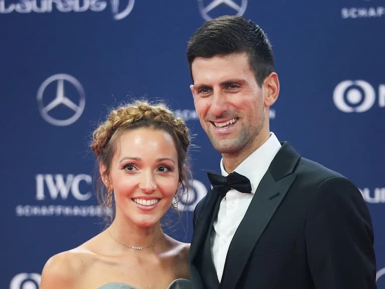 Novak Djokovic 老婆力挺不打 COVID-19 疫苗喬帥,槓上《Racquet》:「真的是國際網球雜誌?」