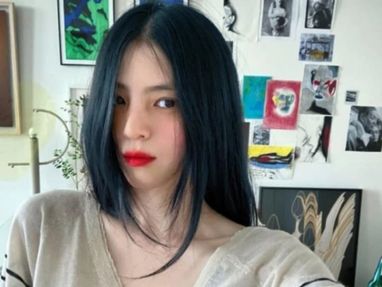 韓韶禧 한소희 曬多幅詭異畫作，引粉絲擔憂心理狀況！