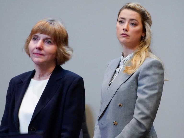 安柏赫德 Amber Heard 被封為「淘寶找的律師」Elaine Bredehoft 宣布下台,終於不用躲廁所哭了!