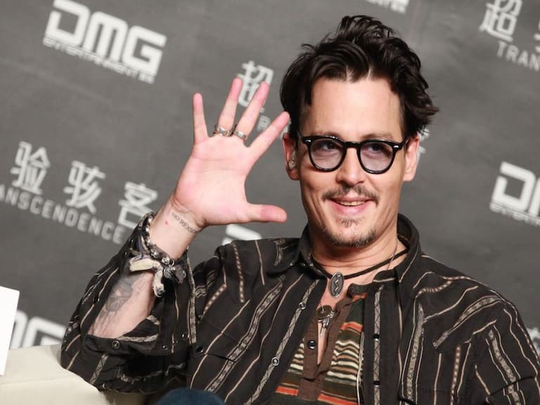 強尼戴普 Johnny Depp 戰勝官司真正贏回的 6 件事:豪捐千萬做慈善、重啟影壇當導演!