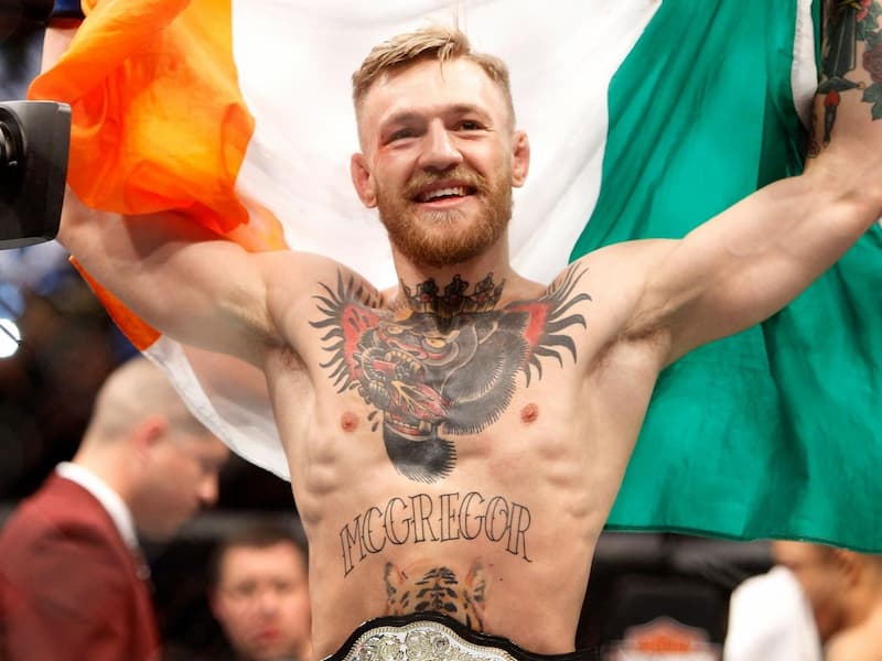 「格鬥天王」Conor McGregor 為第一位在兩個級別都能拿下冠軍的選手