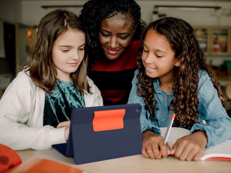 專為教育學習而生！Logitech For Education系列打造全方位行動數位助教