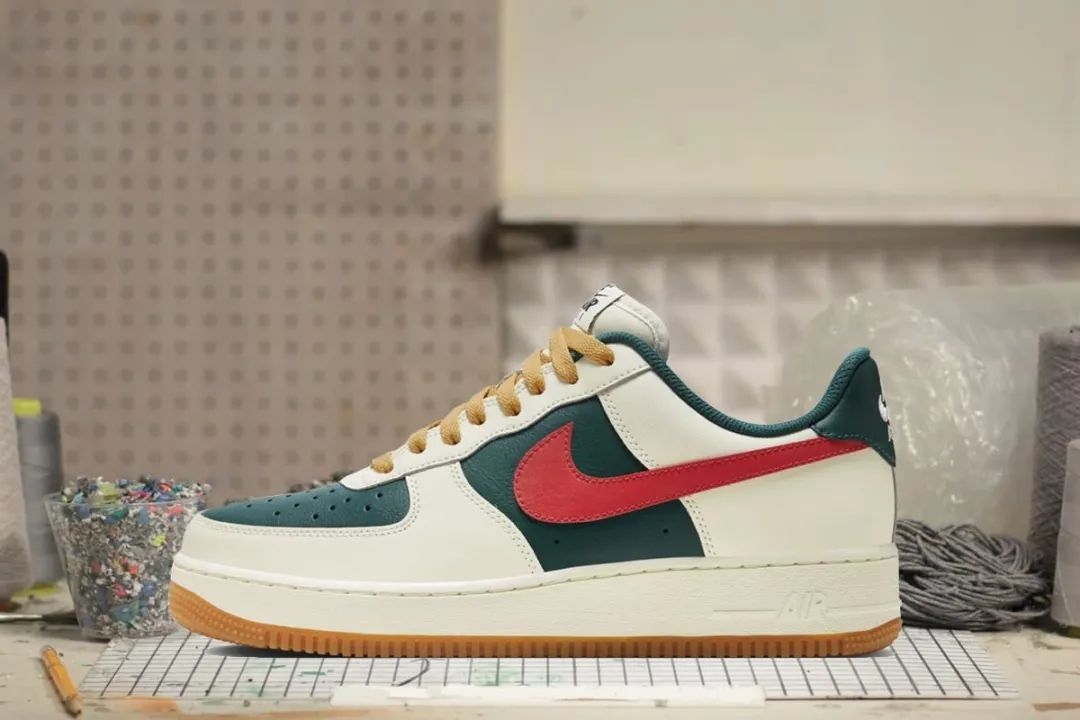 Nike 推出全新「古馳配色」Air Force 1