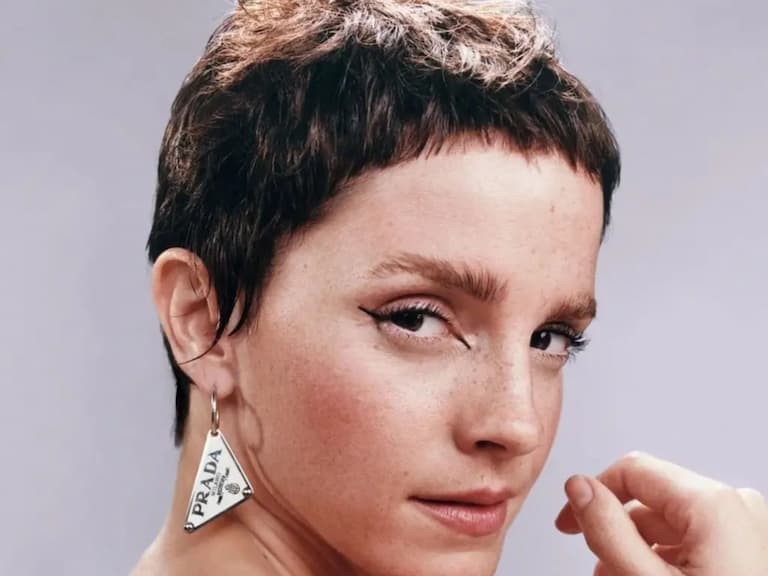 艾瑪華森 Emma Watson 頂「極短髮」接代言，前衛造型引網酸：「看起來有點糟！」