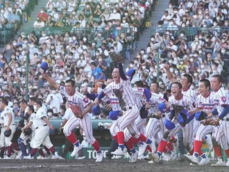 曾差點面臨解散的日本無名高校竟打敗「最強高中」，還成功奪下甲子園亞軍！
