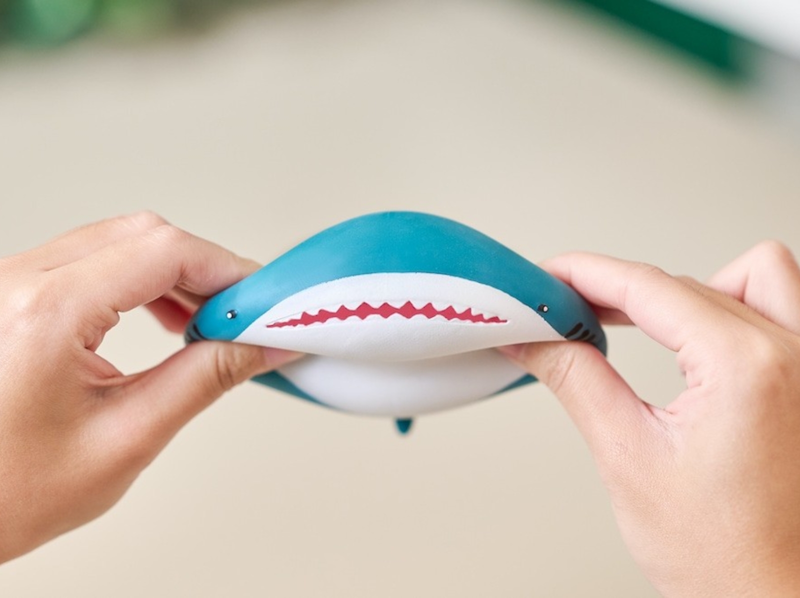 IKEA 推出「鯊鯊紓壓球」療癒指數破表，全新口味「豆鯊包」準備洗版 IG！