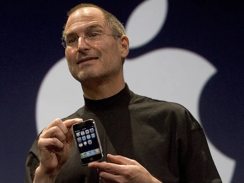 Apple iPhone 2007 年最初智慧型手機拍賣 3 萬多美元，真果粉一定要有一支吧！