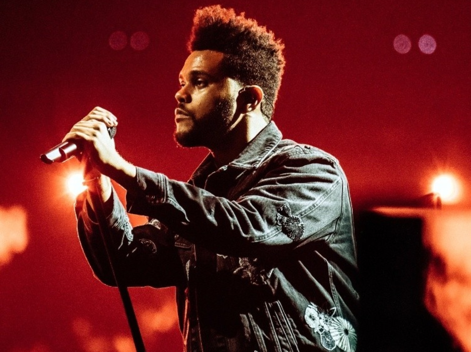 威肯 The Weeknd 洛杉磯演唱會因嗓子壞掉臨時喊 Cut 退票！整場「只唱 10 分鐘」引眾怒！