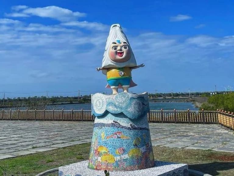 盤點全台 5 個超平價「海鮮系景點」，大魚的祝福夜晚化身奇幻精靈，虱目魚小子怪到太可愛！