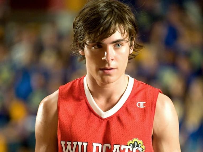 《歌舞青春》柴克艾弗隆 Zac Efron 揭開下巴爆寬原因，證實真的沒整形！