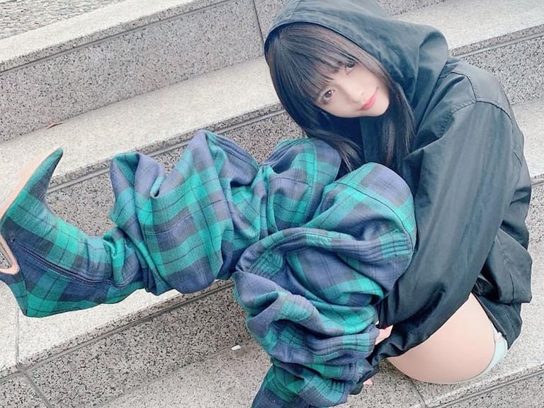 【野生抓正妹】日本第一抖音女神景井陽菜曬時尚「過膝長靴」,網友以為下身沒穿瘋傳爆紅!