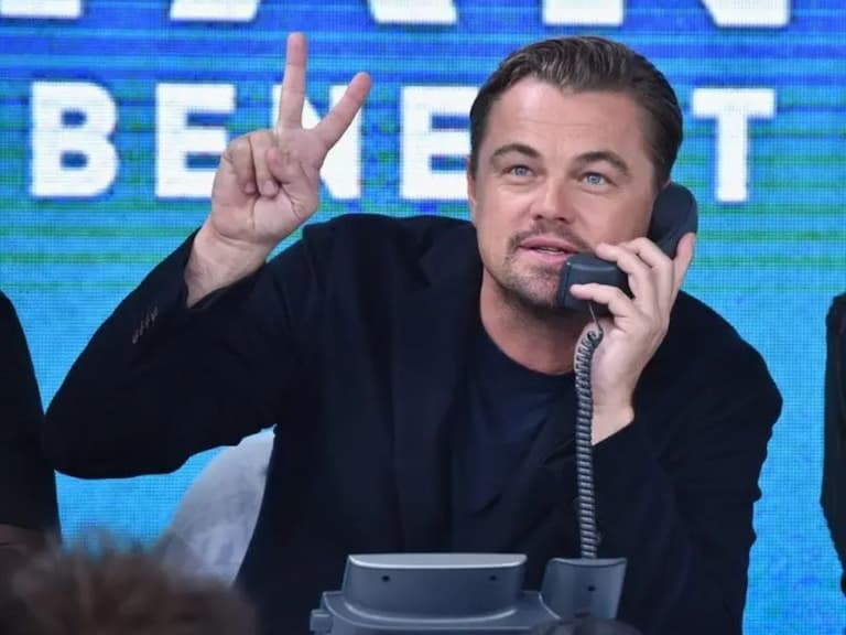 李奧納多 Leonardo DiCaprio 透露最愛用把妹招數,引網笑:「到底誰會拒絕?」