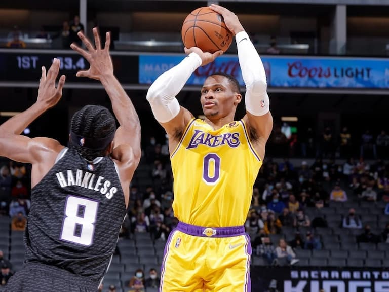 NBA/湖人「三巨頭」進行三分球大賽,最先被淘汰的人竟然不是 Russell Westbrook!