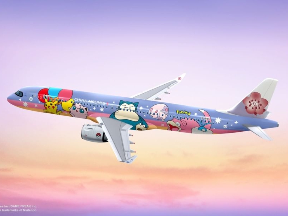 華航「皮卡丘彩繪飛機」正式亮相！11 隻寶可夢陪你飛日本，滿滿可愛周邊萌到發芬！