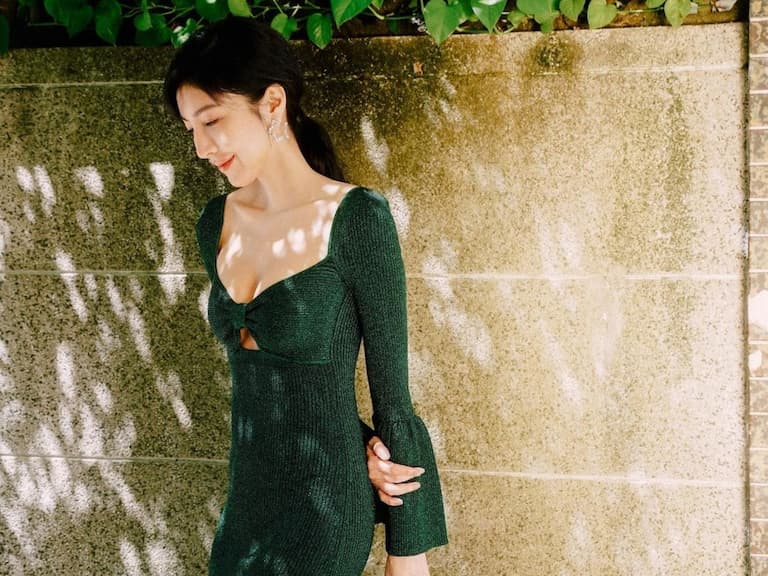 楊謹華 45 歲慶生開趴熱舞「美胸遮不住」！加碼盤點 3 套「逆生長」火辣穿搭！
