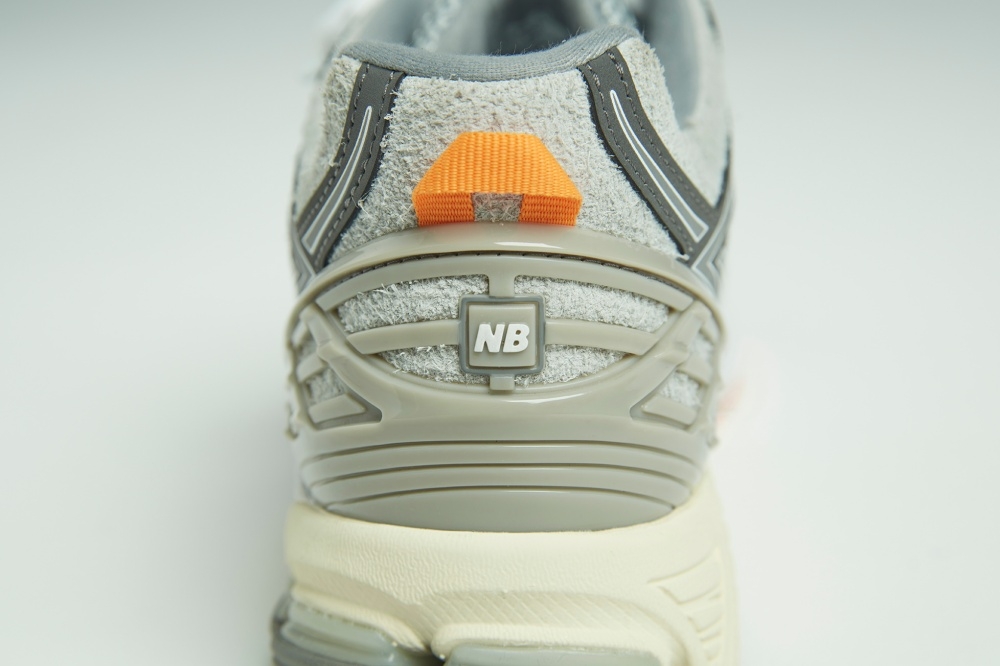 NEW BALANCE x N.HOOLYWOOD x INVINCIBLE(R) 三方聯名球鞋釋出！