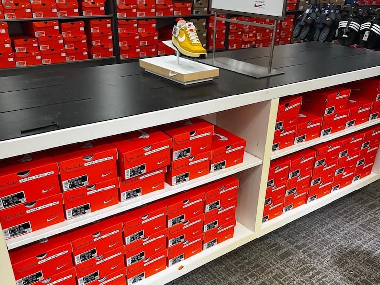 Tom Sachs x NikeCraft GPS "Archive" 聯名鞋前進 Outlet，這樣才是正確之道！
