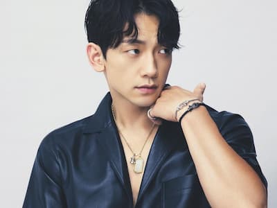 韓國不老男神 Rain 不只上腳 GD x Nike 聯名小白鞋，他更是熱愛各款品牌經典球鞋！