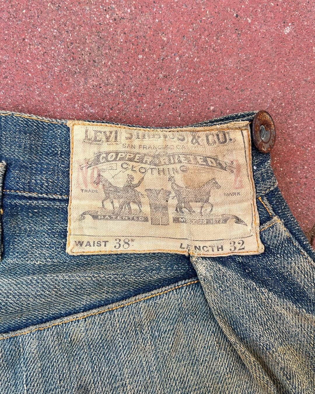 LEVI'S 牛仔褲