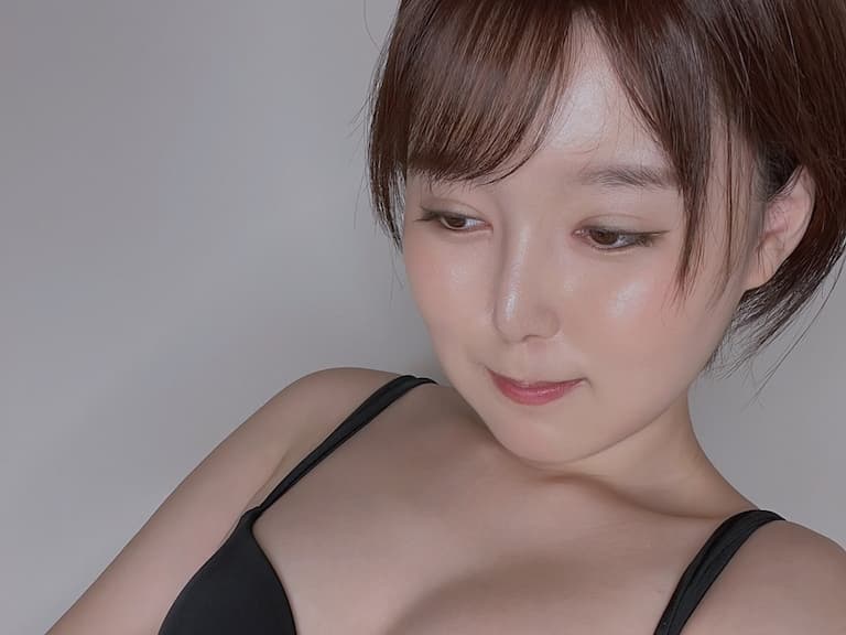 日本 AV 女優古賀裕子自曝曾花 564 萬整形，就為了想成為片酬最高的單體女優！