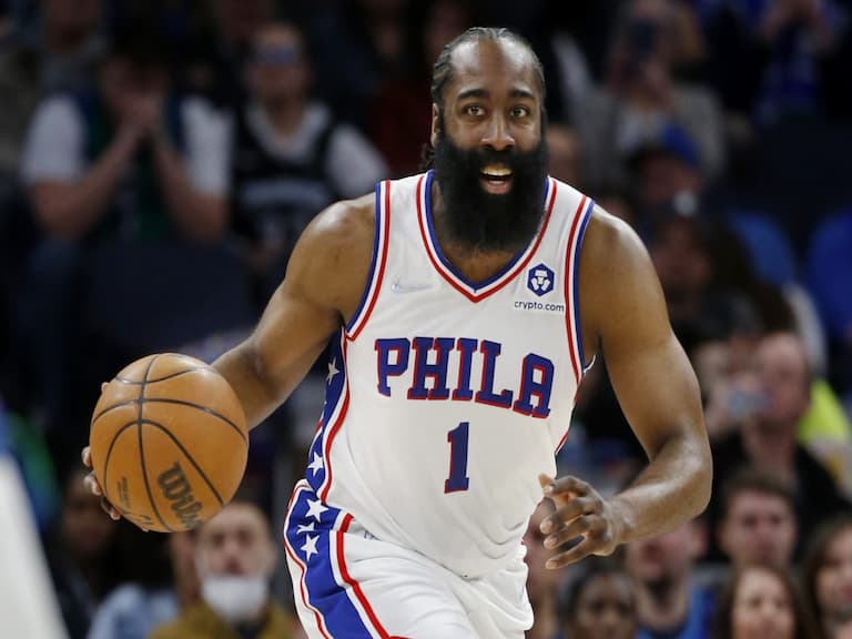 NBA/76 人球星哈登開幕戰狂轟 35 分,不講理「高難度後仰三分」引發球迷熱議!