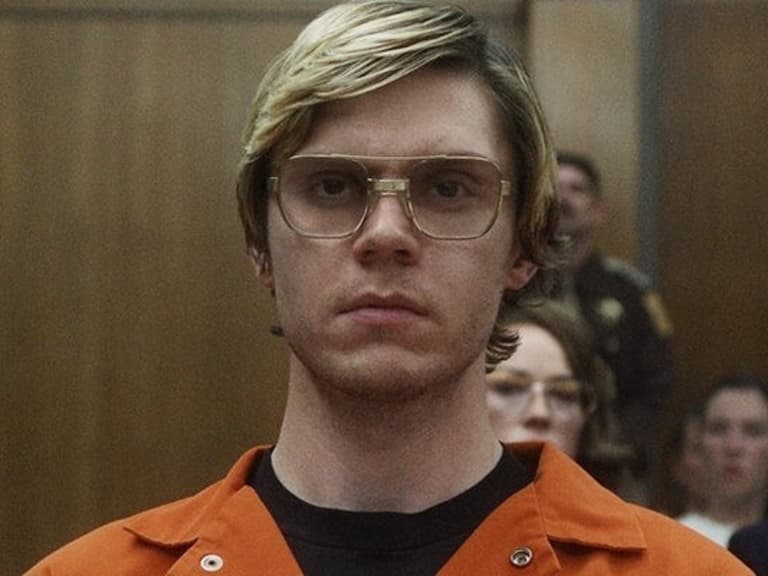 關於《食人魔達默》伊凡彼得斯 Evan Peters 5 件事:戲裡殺人魔,戲外卻遭女友家暴、為角色瘋狂操肌!