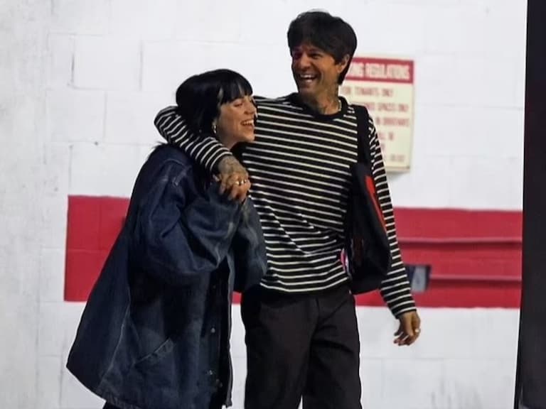Billie Eilish 戀愛了！被拍到和大 11 歲樂團主唱 Jesse Rutherford 當街擁吻，兩人正式官宣！