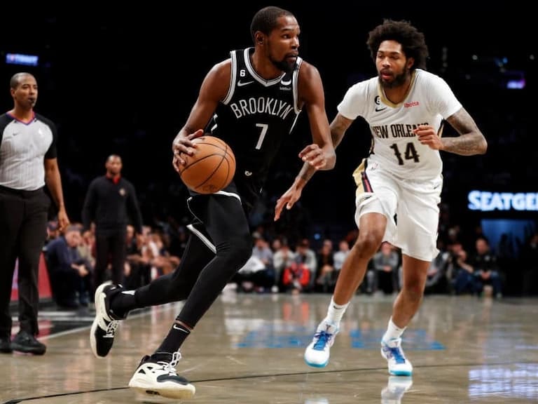 NBA 球星 Kevin Durant  上腳最新 Nike KD 15，靈感來自 Off-White x Nike Air Presto！