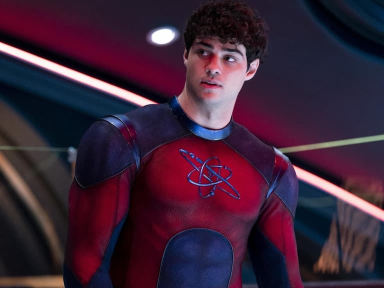 《黑亞當》「原子粉碎者」諾亞森迪尼奧 Noah Centineo 5 件事：從小肥宅變大肌肌、肌肉養眼度不輸巨石強森！