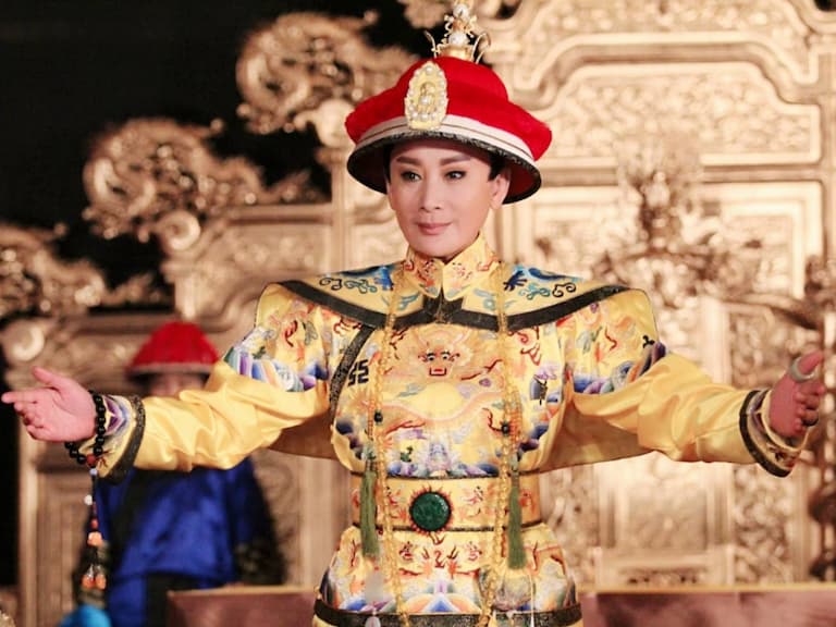 《嘉慶君遊臺灣》陳亞蘭都得金鐘男主角獎了,歌仔戲服裝文化不能不知道吧