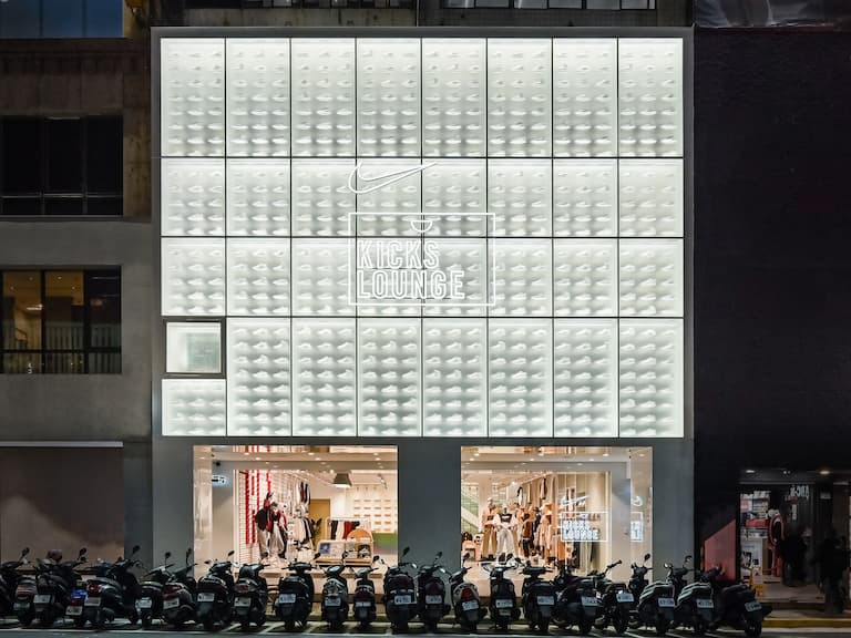 Nike Kicks Lounge 摩曼頓西寧三盛大開幕,西門町鞋頭最新打卡地標就在這!
