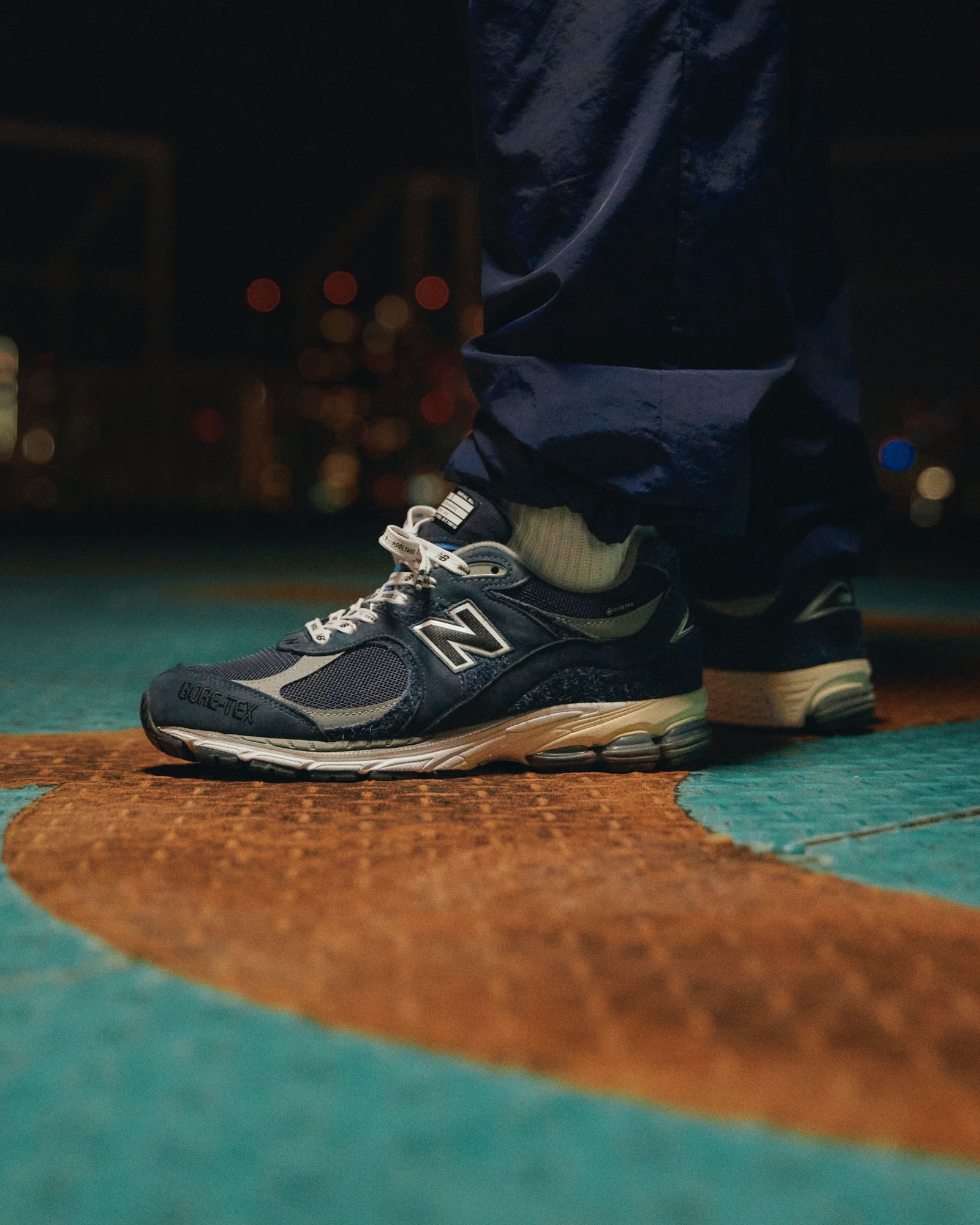 INVINCIBLE N.HOOLYWOOD NEW BALANCE