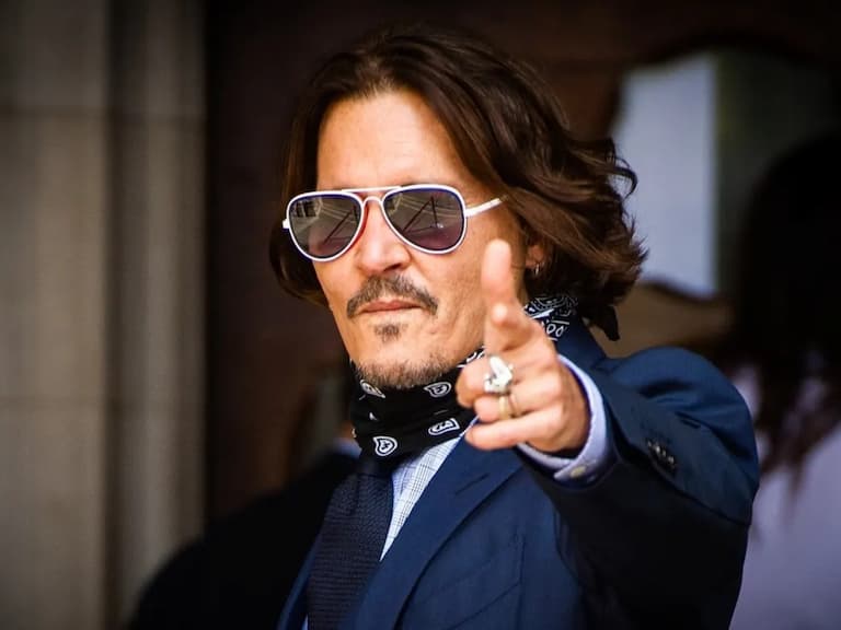 強尼戴普 Johnny Depp 客串蕾哈娜內衣秀?安柏赫德 Amber Heard 粉絲怒嗆:「沒救了!」