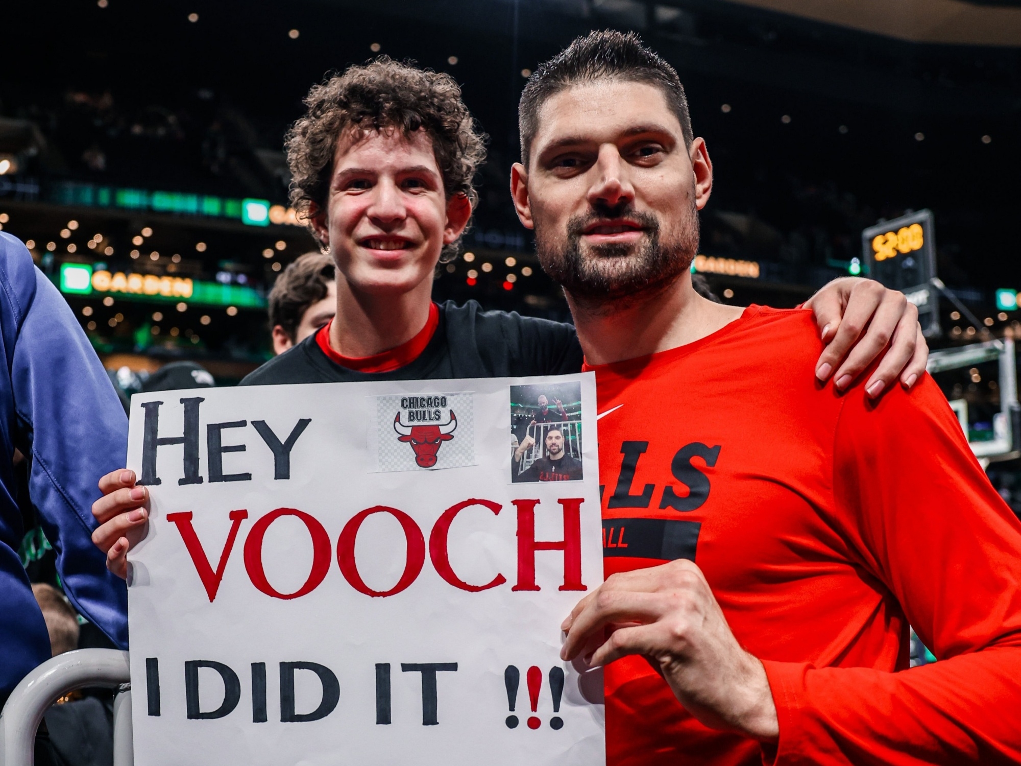 NBA／芝加哥公牛球迷「抗癌成功」，與偶像 Nikola Vučević 重逢感動數千人！
