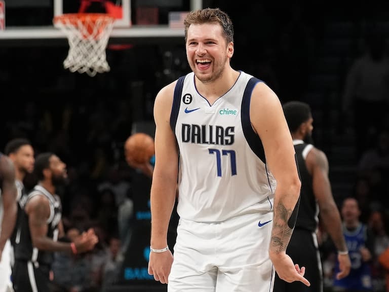 NBA/獨行俠 Luka Doncic 上演「肩膀投球」空心入網,比他開季連續 9 場 30 分還扯!